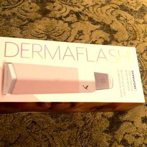 New! Dermaflash Dermapore pore extractor device